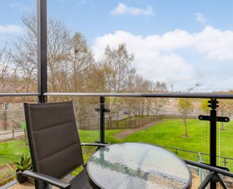 Secondary image of 4/4 Burnbrae Park, Edinburgh, EH12 8AN