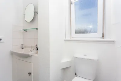 5/9 Beaverhall Road,
Edinburgh,
EH7 4JQ - image 14