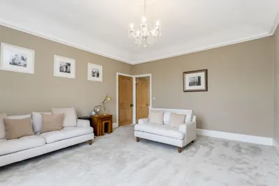 7/2 Carlton Street,
Edinburgh,
EH4 1NE - image 4