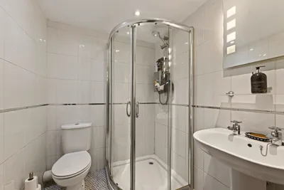 17 Avondale Place,
Edinburgh,
EH3 5HX - image 17