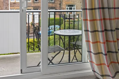 29 Queen's Park Court,
Edinburgh,
EH8 7DX - image 8
