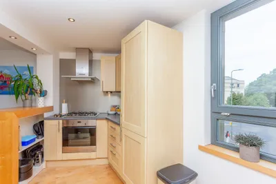 97/4 East London Street,
Edinburgh,
EH7 4BF - image 11