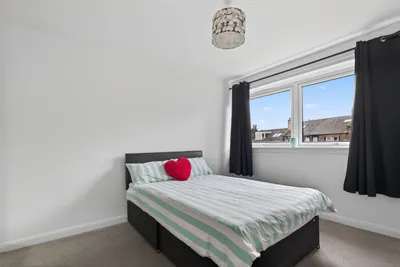 29 Queen's Park Court,
Edinburgh,
EH8 7DX - image 20