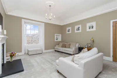 7/2 Carlton Street,
Edinburgh,
EH4 1NE - image 3