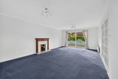 16 King's Cramond, Edinburgh, Midlothian, EH4 6RL - image 2