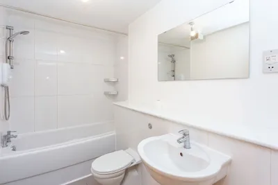 8/24 Salamander Court,
Edinburgh,
EH6 7JN - image 13