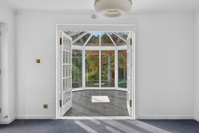 16 King's Cramond, Edinburgh, Midlothian, EH4 6RL - image 7
