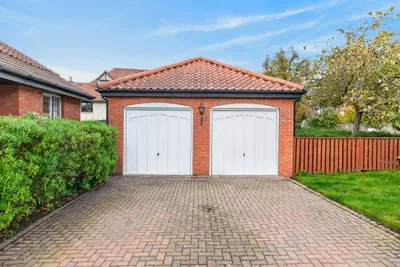 16 King's Cramond, Edinburgh, Midlothian, EH4 6RL - image 37
