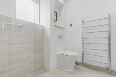 3 Simon Square,
Newington,
Edinburgh,
EH8 9HP - image 13