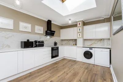 7/2 Carlton Street,
Edinburgh,
EH4 1NE - image 6