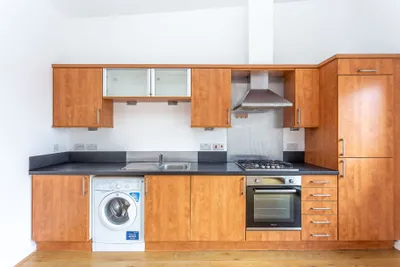 8/24 Salamander Court,
Edinburgh,
EH6 7JN - image 9