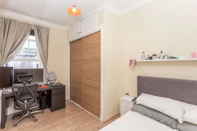 94/3 Causewayside,
Edinburgh,
EH9 1PU - image 10