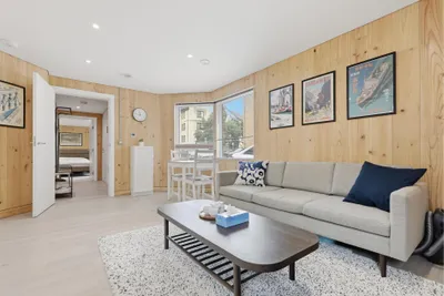 3 Simon Square,
Newington,
Edinburgh,
EH8 9HP - image 2