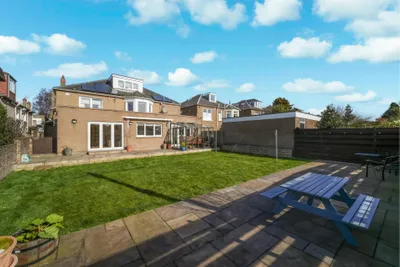 27 Craigs Avenue,
Edinburgh,
EH12 8HS - image 2