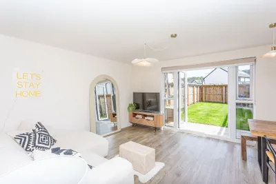 32 Mauseley Park,
Edinburgh,
EH4 8FB - image 4