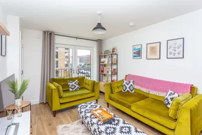22/2 Margaret Thomson Crescent,
Edinburgh,
EH6 7FE - image 2