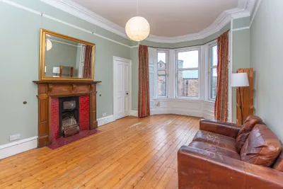 9/3 Falcon Gardens,
Edinburgh,
EH10 4AP - image 2