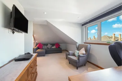 27 Craigs Avenue,
Edinburgh,
EH12 8HS - image 22