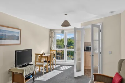Flat 14 Caiystane Court, 11 Oxgangs Road North, Edinburgh, Midlothian, EH13 9AA - image 3