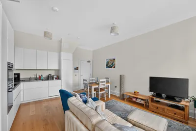 Flat 3, 49 Sassoon Grove, Edinburgh, Midlothian, EH10 5FB - image 6