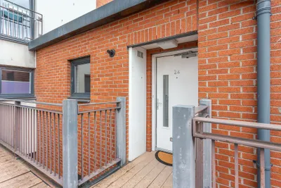 8/24 Salamander Court,
Edinburgh,
EH6 7JN - image 4