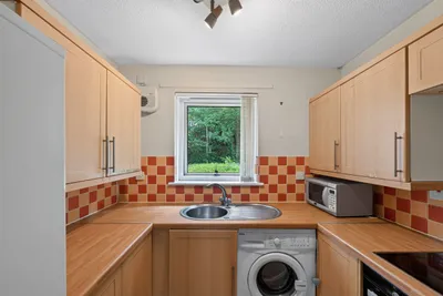 57/3 Orchard Brae Gardens,
Edinburgh,
EH4 2UQ - image 6