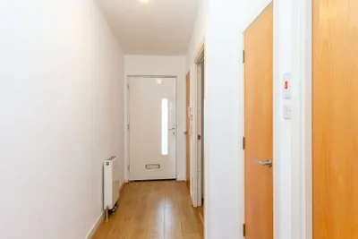 8/24 Salamander Court,
Edinburgh,
EH6 7JN - image 5