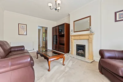 14 Pirniefield Gardens, Edinburgh, Midlothian, EH6 7QD - image 3