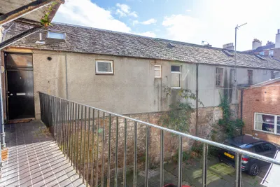 94/3 Causewayside,
Edinburgh,
EH9 1PU - image 17