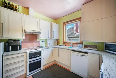 27 Craigs Avenue,
Edinburgh,
EH12 8HS - image 10