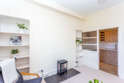 5/9 Beaverhall Road,
Edinburgh,
EH7 4JQ - image 5