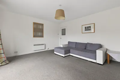 29 Queen's Park Court,
Edinburgh,
EH8 7DX - image 4