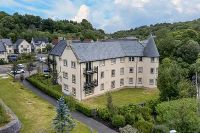 52 Esk Bridge,
Penicuik,
EH26 8QR - image 2