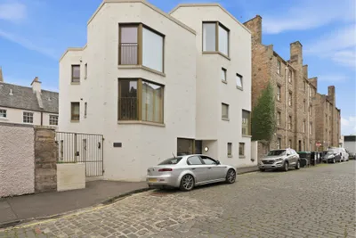 3 Simon Square,
Newington,
Edinburgh,
EH8 9HP - image 1