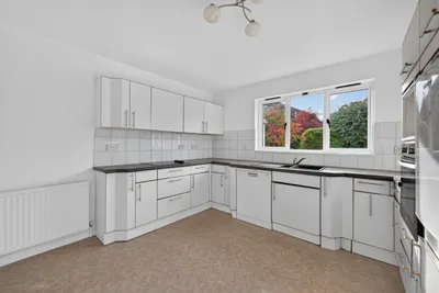 16 King's Cramond, Edinburgh, Midlothian, EH4 6RL - image 11