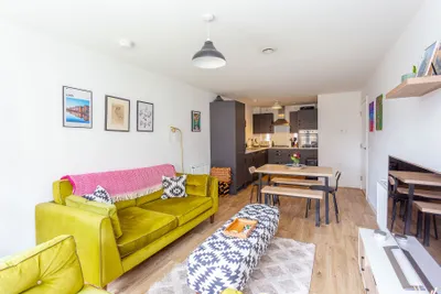 22/2 Margaret Thomson Crescent,
Edinburgh,
EH6 7FE - image 5