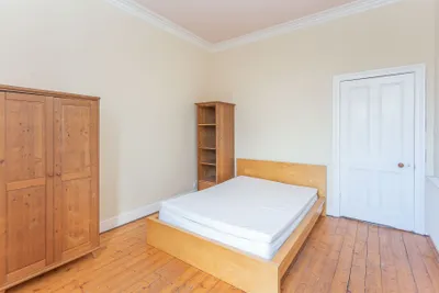 9/3 Falcon Gardens,
Edinburgh,
EH10 4AP - image 13