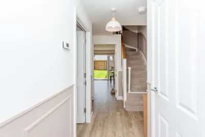 32 Mauseley Park,
Edinburgh,
EH4 8FB - image 7