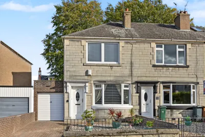 14 Pirniefield Gardens, Edinburgh, Midlothian, EH6 7QD - image 1