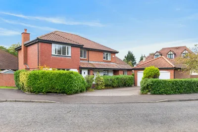 16 King's Cramond, Edinburgh, Midlothian, EH4 6RL - image 1