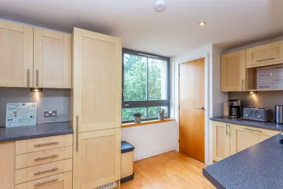 97/4 East London Street,
Edinburgh,
EH7 4BF - image 10