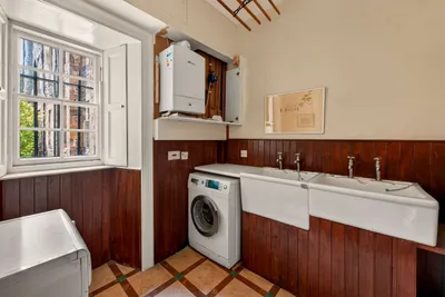 20 Dublin Street,
New Town,
Edinburgh,
EH1 3PP - image 28