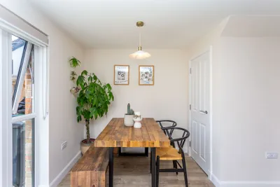 32 Mauseley Park,
Edinburgh,
EH4 8FB - image 5