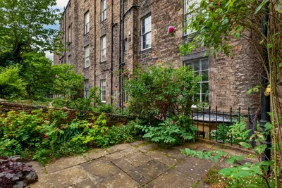20 Dublin Street,
New Town,
Edinburgh,
EH1 3PP - image 31