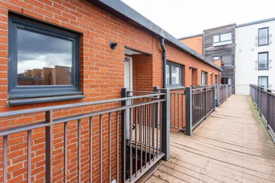 8/24 Salamander Court,
Edinburgh,
EH6 7JN - image 3