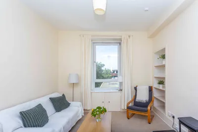 5/9 Beaverhall Road,
Edinburgh,
EH7 4JQ - image 1