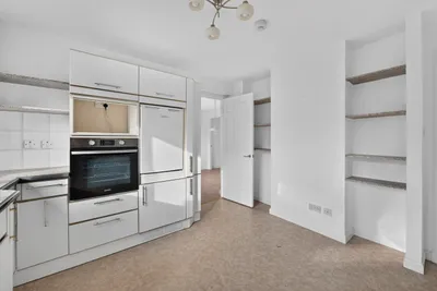 16 King's Cramond, Edinburgh, Midlothian, EH4 6RL - image 12