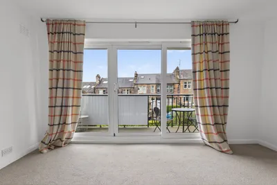 29 Queen's Park Court,
Edinburgh,
EH8 7DX - image 3