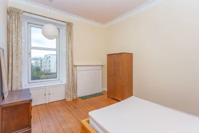 9/3 Falcon Gardens,
Edinburgh,
EH10 4AP - image 12
