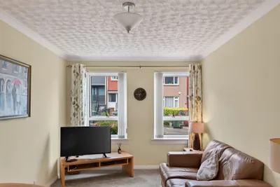 57/3 Orchard Brae Gardens,
Edinburgh,
EH4 2UQ - image 3